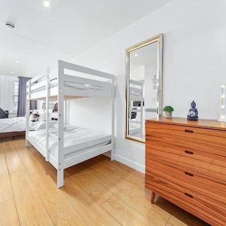1 Bedroom Flat Piccadilly Sleep 7 In London Vr10 Extérieur photo