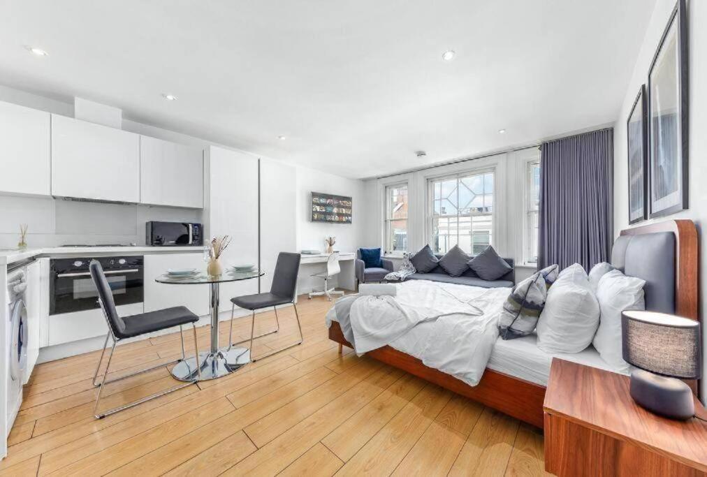 1 Bedroom Flat Piccadilly Sleep 7 In London Vr10 Extérieur photo